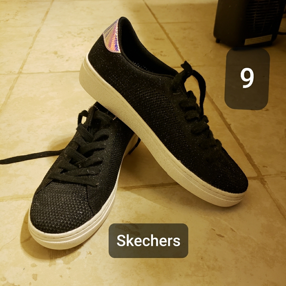 Skechers Tennis Shoes